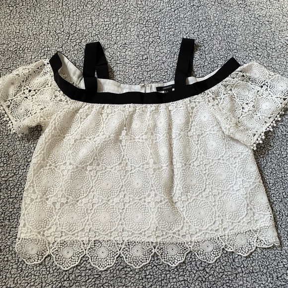 FOREVER21 Black and White Cropped Ruffled Blouse - Picture 10 of 16